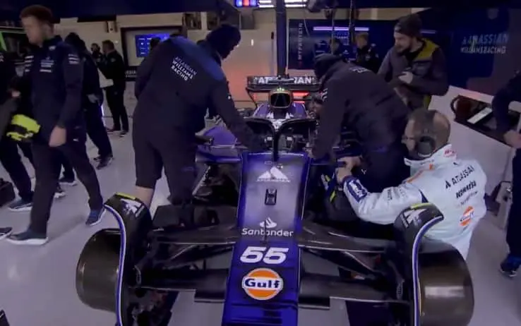 Williams presenta la FW47: innovazione F1 con Sainz e Albon