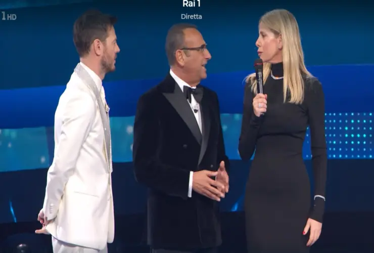 Sanremo, Marcuzzi sorprende Conti con gesto travolgente
