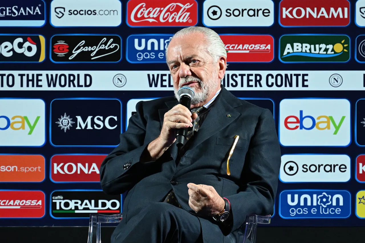 De Laurentiis acclama Maradona: nuovo stadio da 300 milioni