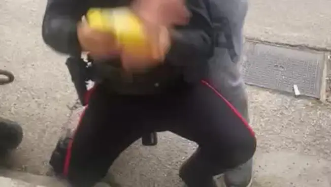 Padre attacca carabiniere durante fermo scooter a Palermo