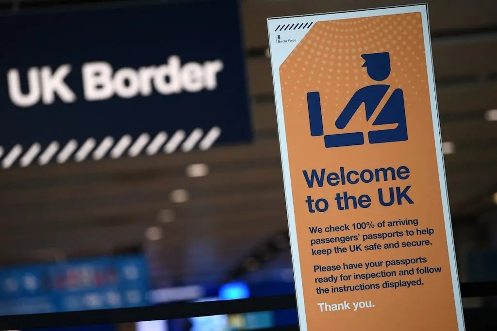 Britannici in Italia: esenzione ETA per famiglie, cosa sapere