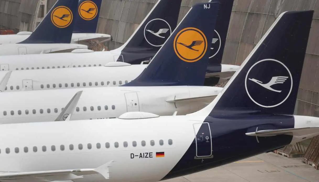 Lufthansa registra un calo del 18% dell’utile nonostante il boom di passeggeri