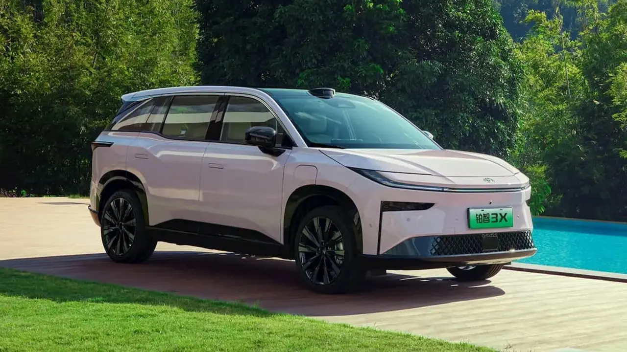 Toyota bZ3X: primo successo in Cina con 10.000 ordini in un’ora