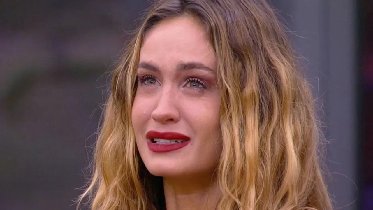 Helena e Chiara al Grande Fratello: tensioni che scoppiano