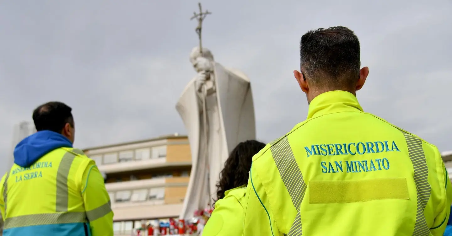 Papa Francesco segna un recupero significativo dopo la terapia ricevuta