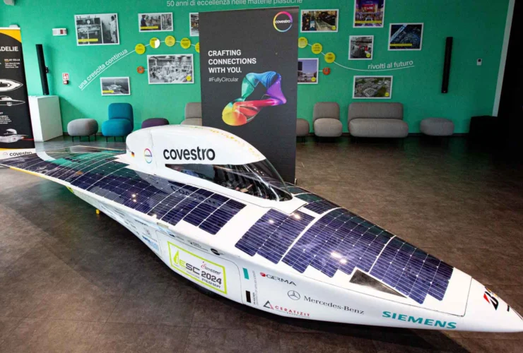 Adelie: l’auto solare che viaggia il mondo all’insegna della sostenibilità