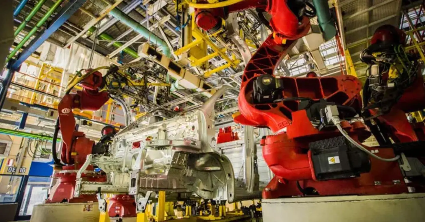 Aumento della produzione industriale in Germania grazie all’auto