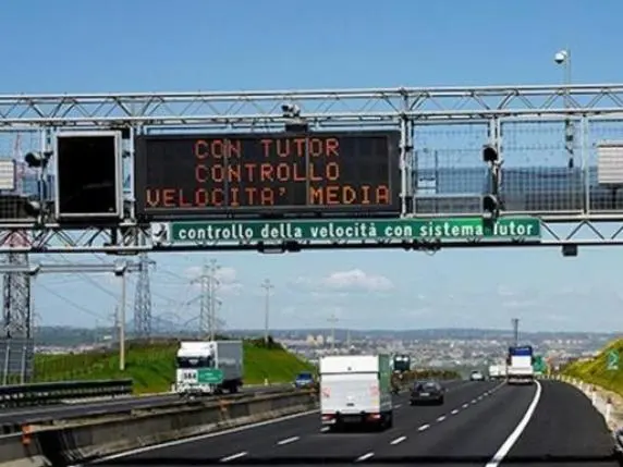 Scopri il Tutor: come controlla la velocità sulle autostrade