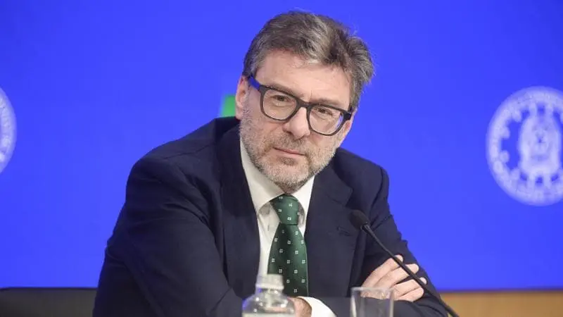 Giorgetti presenta un piano da 200 miliardi per il riarmo sostenibile