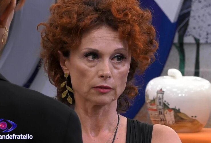 Beatrice Luzzi gestisce la tempesta social con risposte brillanti