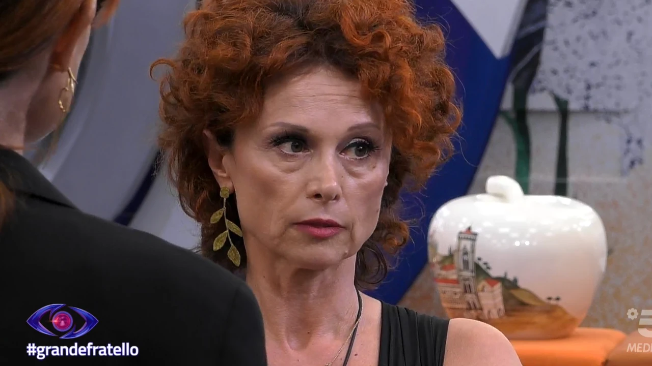 Beatrice Luzzi gestisce la tempesta social con risposte brillanti
