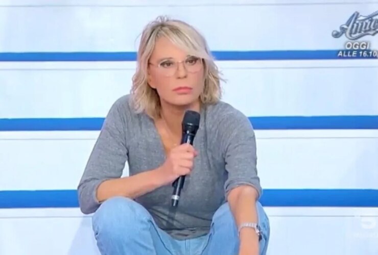 Uomini e donne: alleanze inaspettate e addii sorprendenti