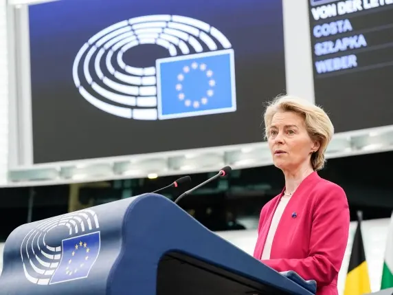 Ue approva il piano di riarmo: le reazioni di Lega e Pd