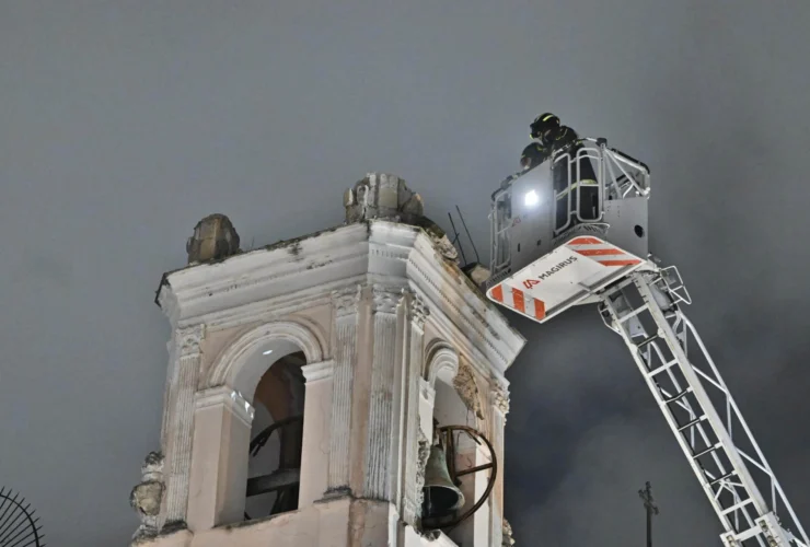 Terremoto a Napoli: crolli e salvataggi documentati in video