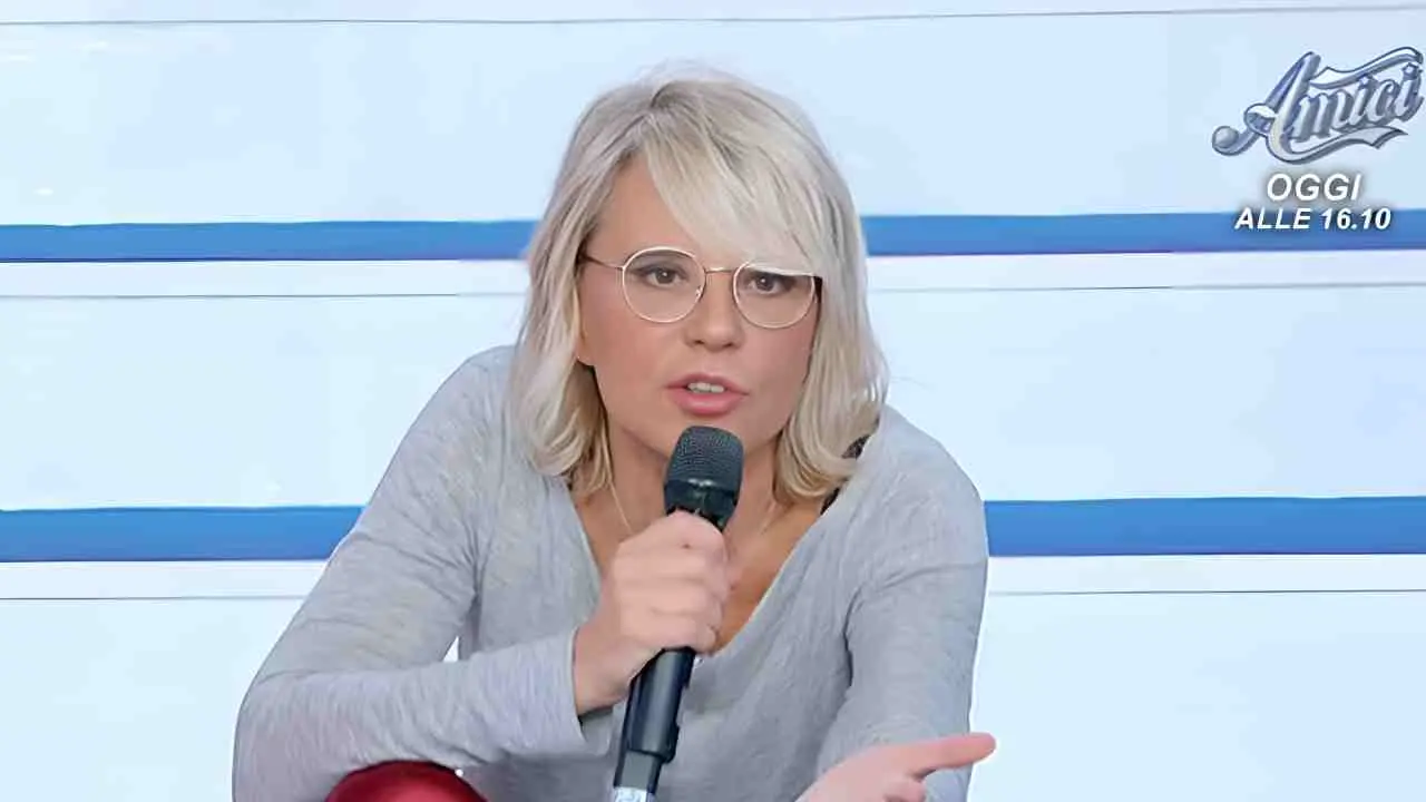 Uomini e donne: De Filippi si confronta con un flop controverso