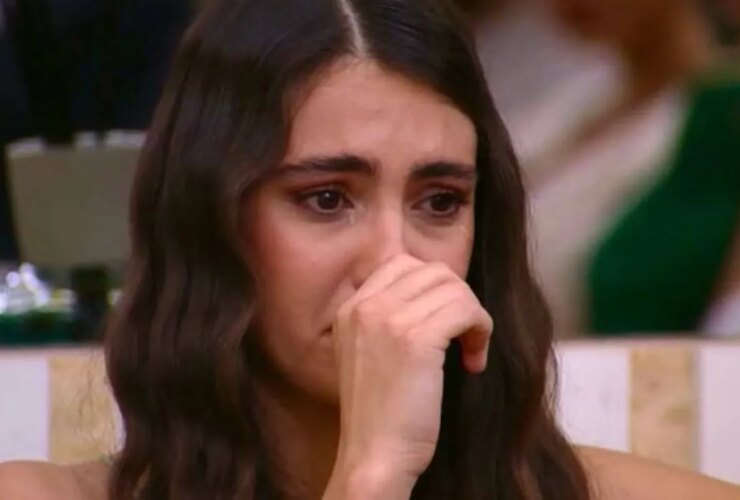Helena infrange le regole al Grande Fratello, Zeudi in crisi emozionale