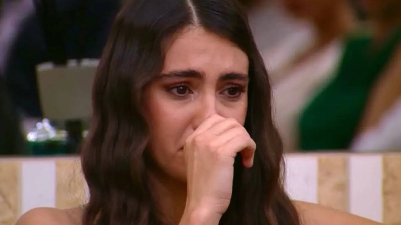Helena infrange le regole al Grande Fratello, Zeudi in crisi emozionale