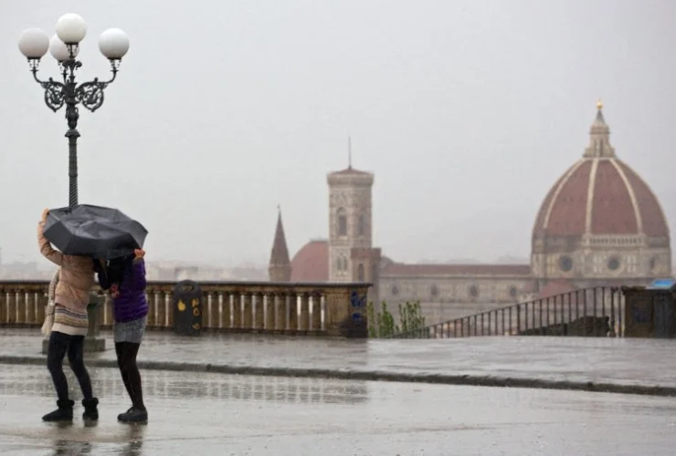 Firenze in emergenza: piogge torrenziali e rischio allagamenti