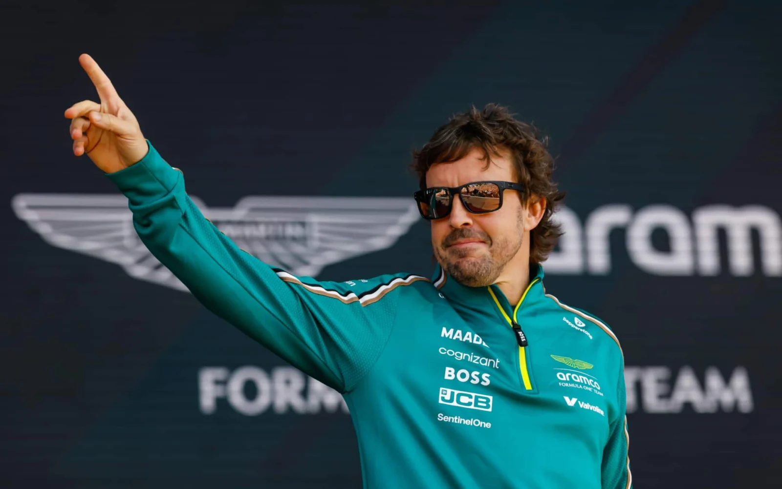 Alonso in testa: i piloti di F1 2025 con più gare all’attivo