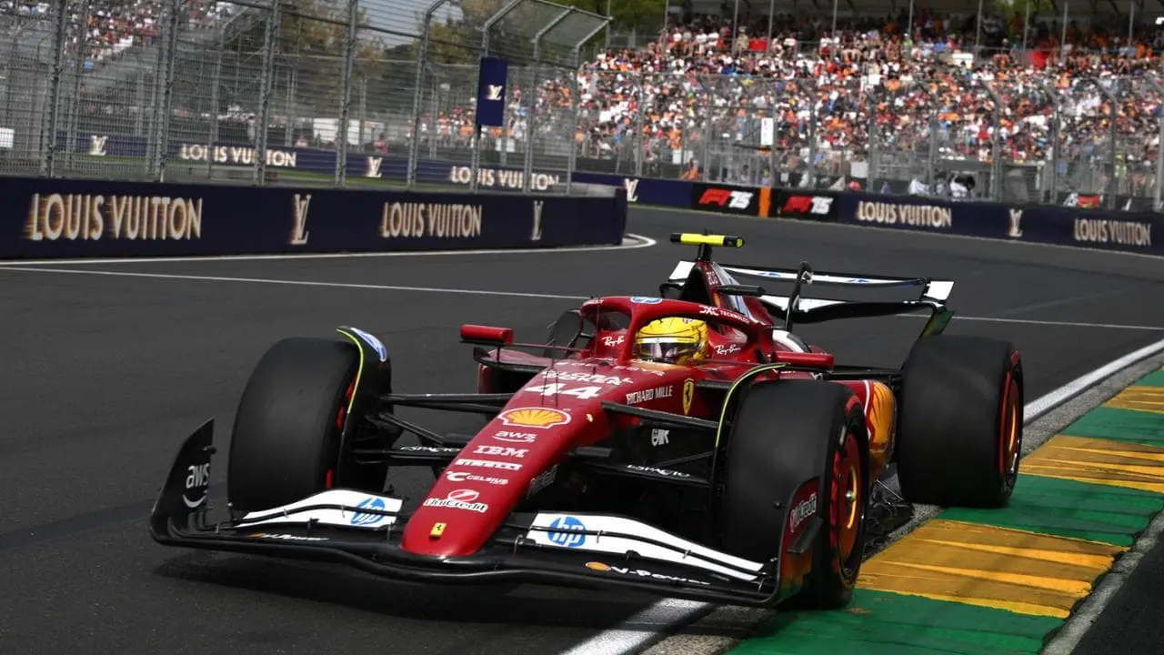 Norris guida la corsa nel GP d’Australia, Leclerc e Hamilton inseguono