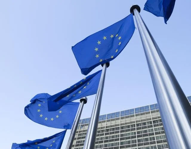 In piazza per l’Europa, Schlein invoca un’Ue più unita e politica