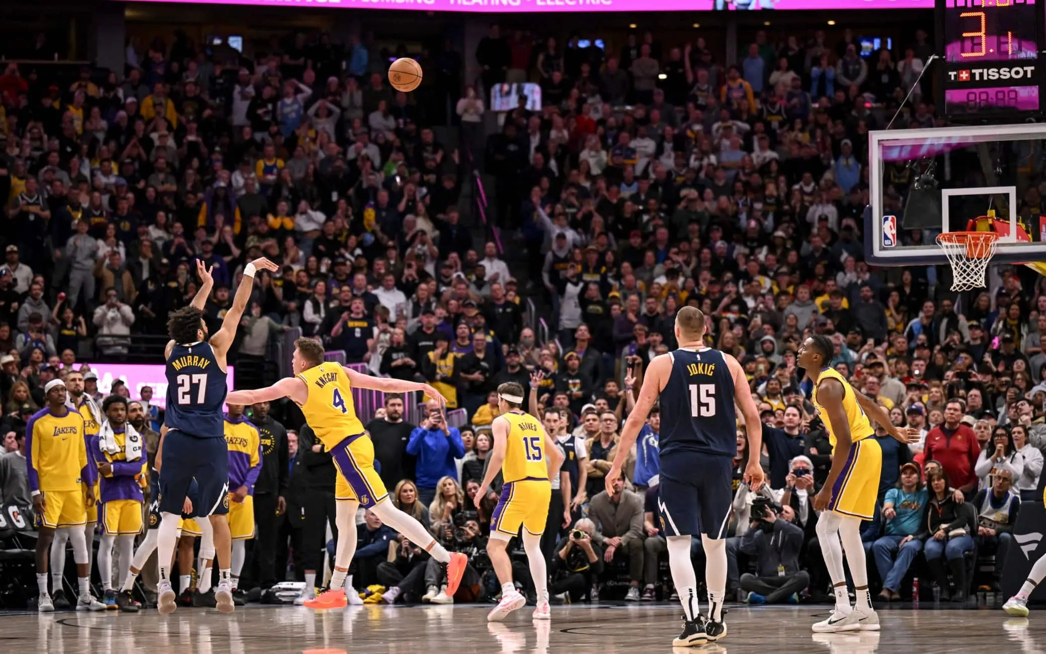 Gilgeous-Alexander segna 48 punti e piega i Pistons a Detroit