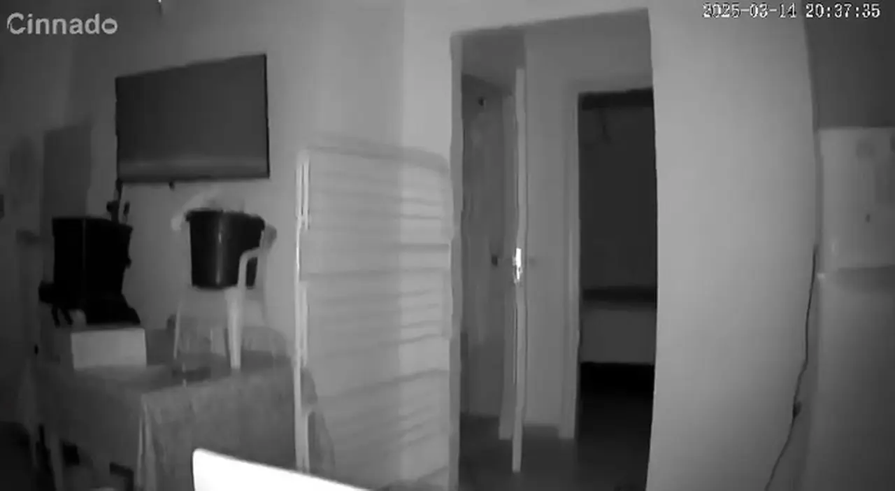 Bradisismo ai Campi Flegrei: evacuato un palazzo a Bagnoli con 80 abitanti
