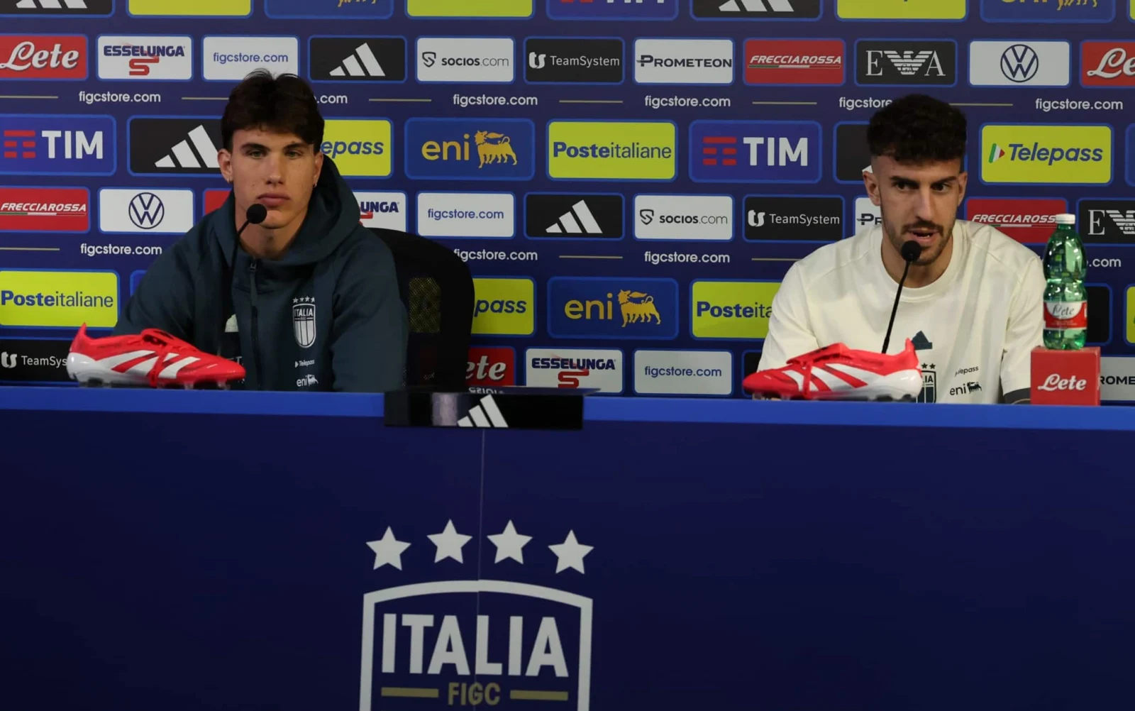 Casadei e Ruggeri onorano Spalletti durante il ritiro Italia-Germania
