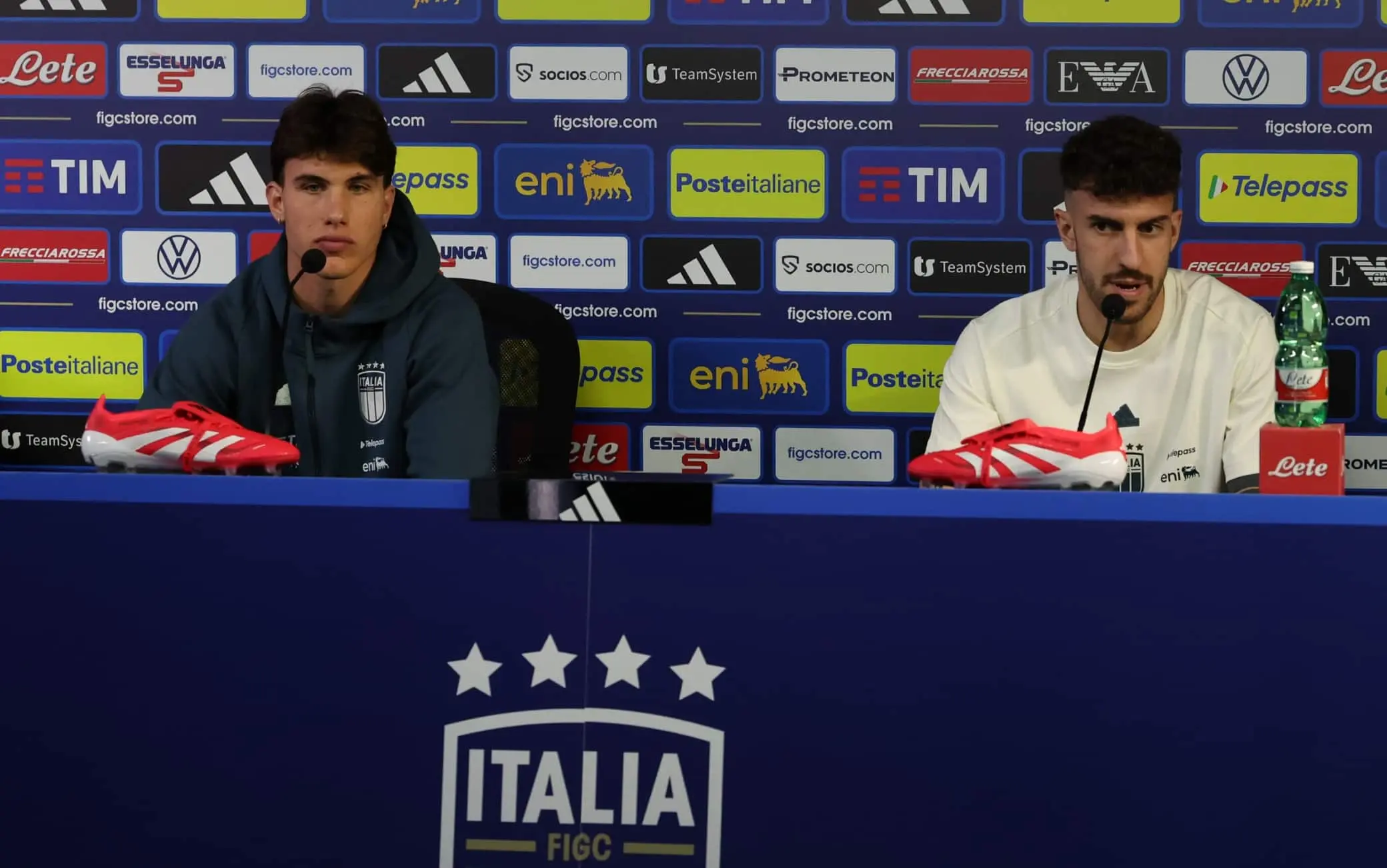 Casadei e Ruggeri onorano Spalletti durante il ritiro Italia-Germania