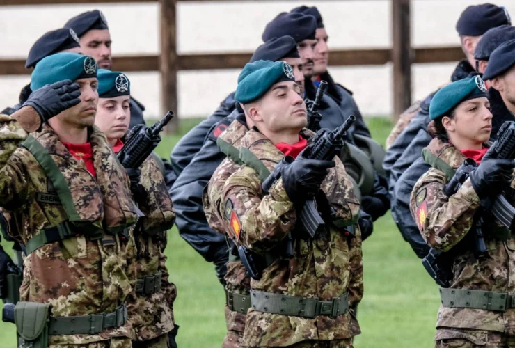 La comica gelata sorpresa di Littizzetto tra soldati e risate