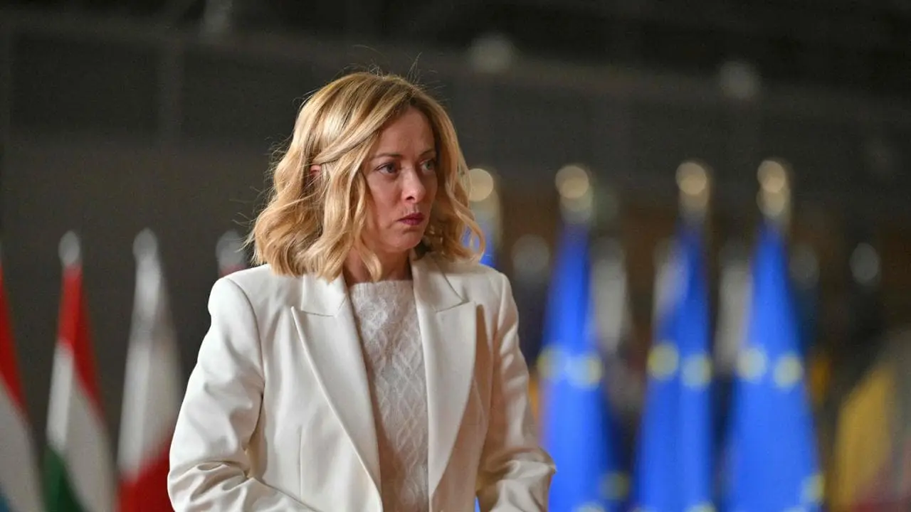 Meloni chiarisce il piano RearmEu: l’esercito europeo non si farà