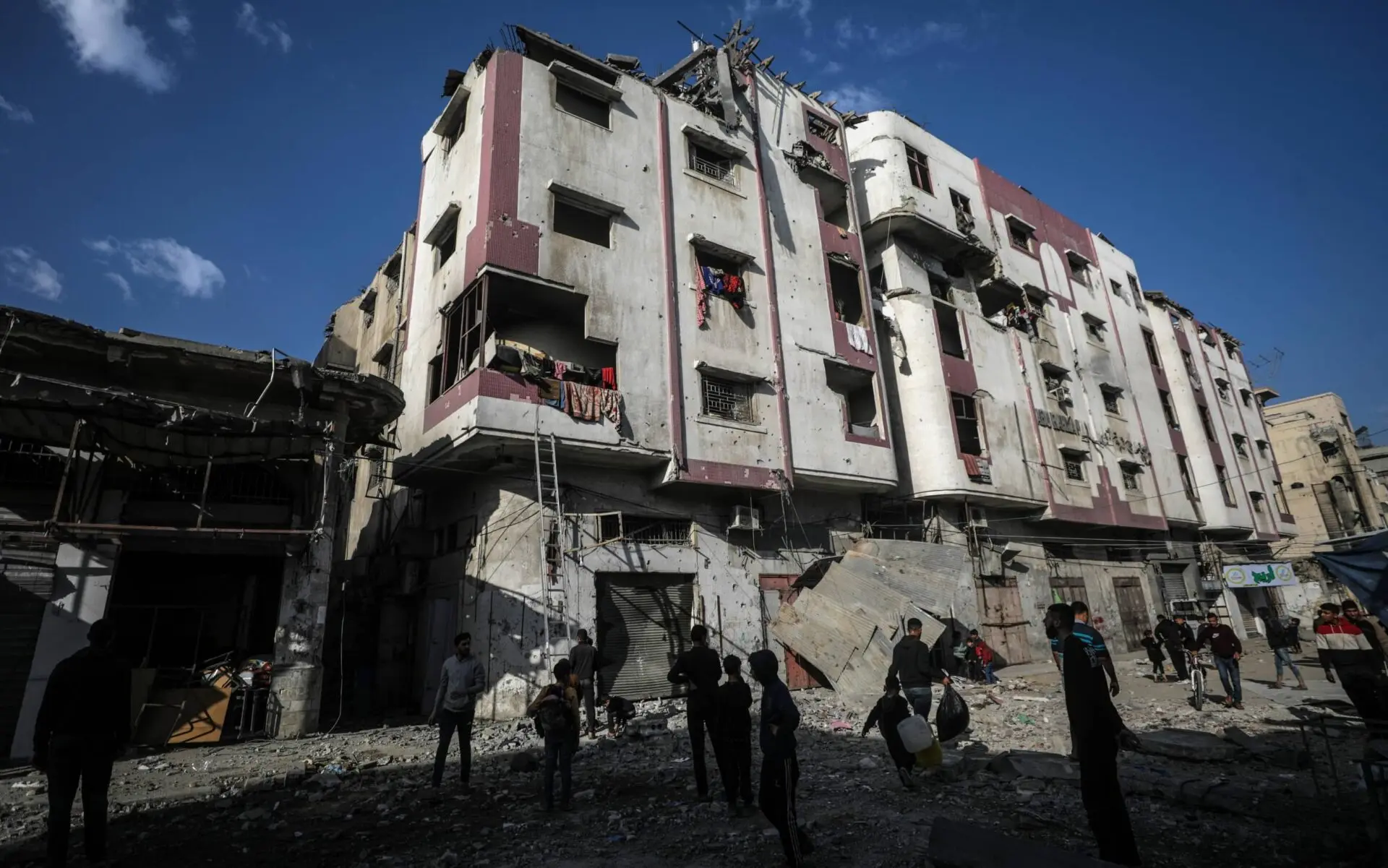 Israele colpisce Gaza: Netanyahu avvisa Hamas, inizia la risposta