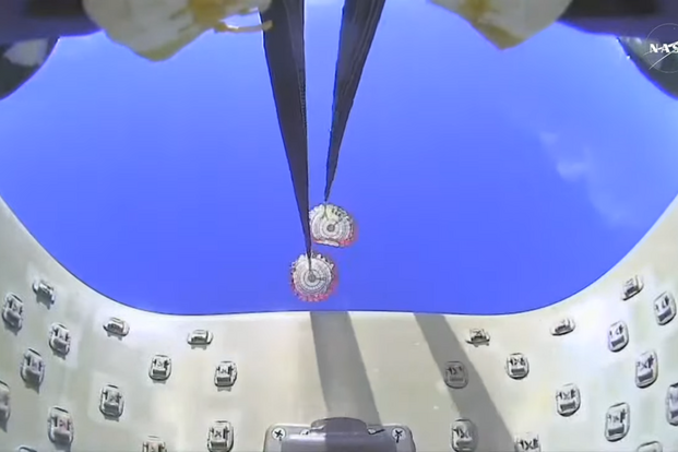 La navetta Crew Dragon atterra con successo dopo la missione Starliner