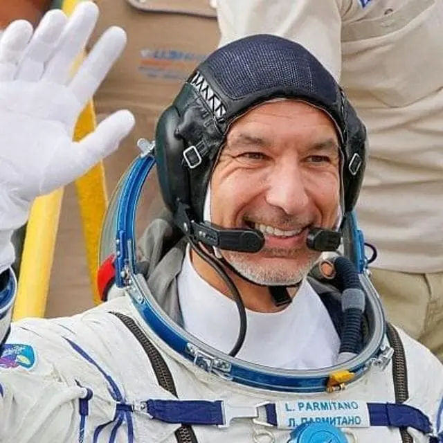 Due astronauti rientrano dopo nove mesi di avventure spaziali