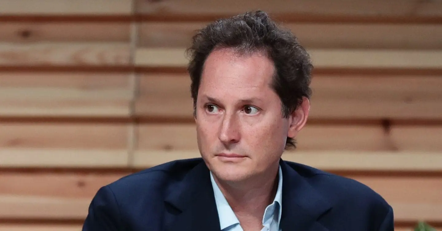 Elkann: produttori Ue subiscono un gap del 40% rispetto alla Cina