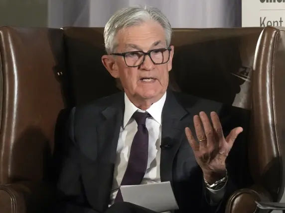 La Fed conferma i tassi e affronta sfide di inflazione ed economia