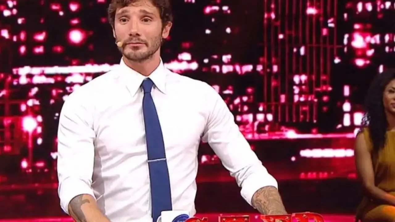 Stefano De Martino dice addio a Stasera Tutto È Possibile?