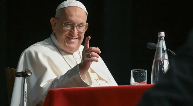 Papa Francesco torna a casa: dimissioni programmate dal Gemelli