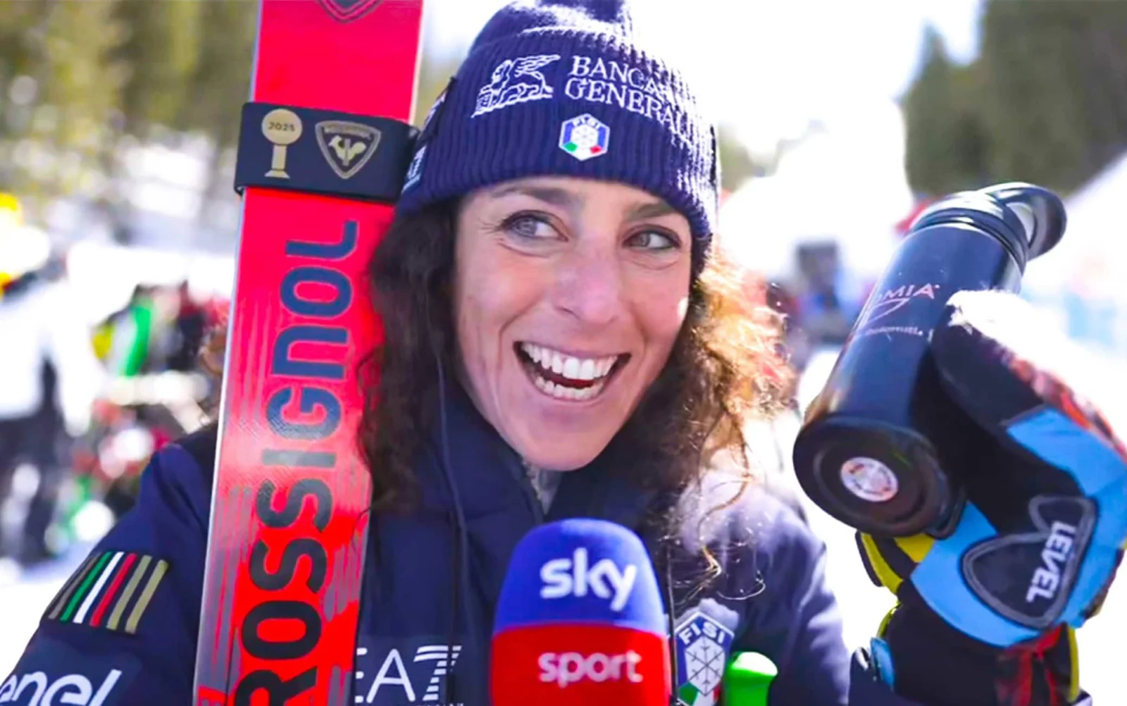 Federica Brignone celebra la vittoria nella Coppa del Mondo in diretta