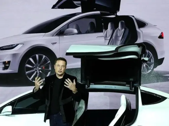 Maxi tagli e licenziamenti: veterani americani nel mirino di Musk