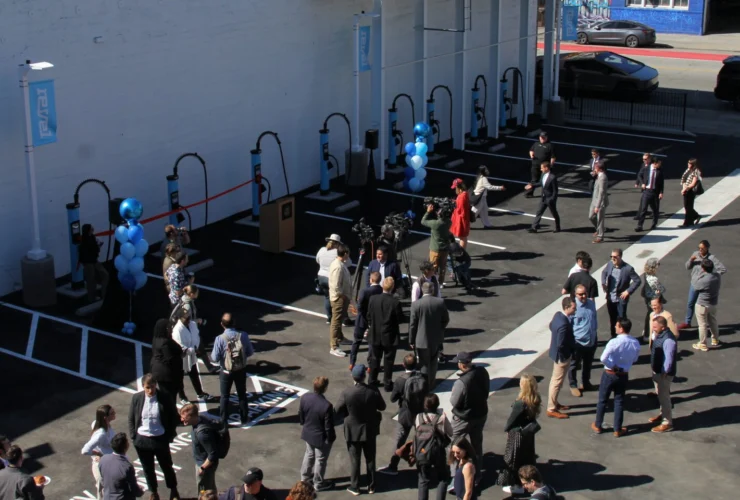 BYD svela il Qin L EV: innovazione smart a meno di 17.000$