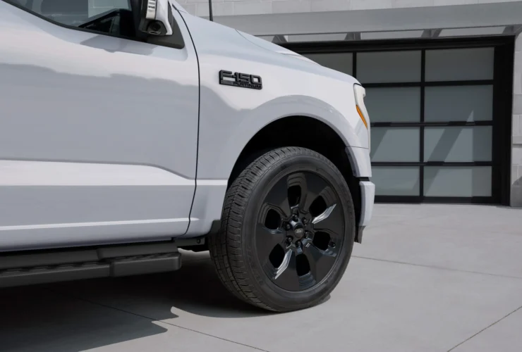 **Ford F-150 Lightning 2025: potenza e innovazione ricaricata**
