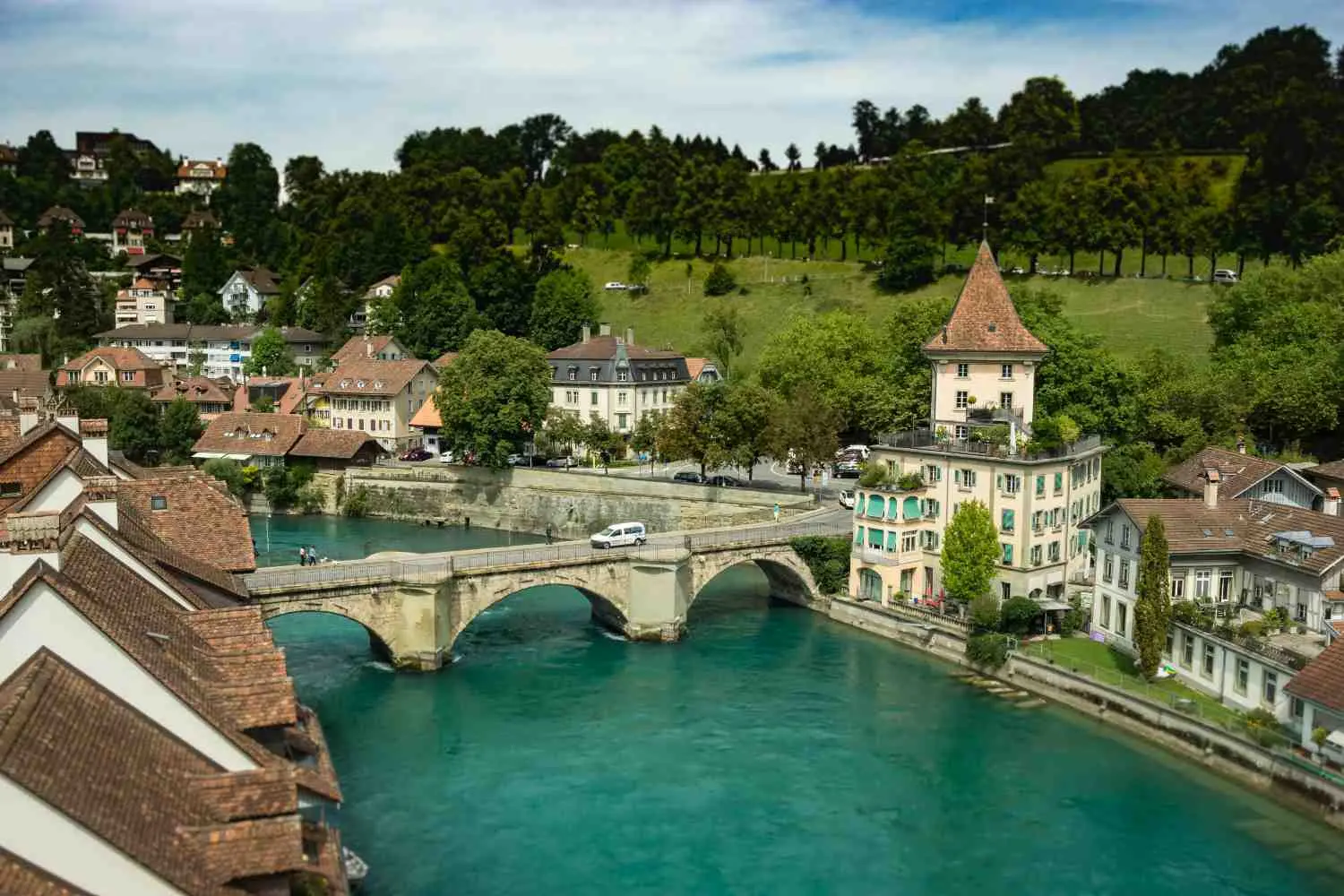 Il segreto della Svizzera per mantenere laghi e fiumi cristallini