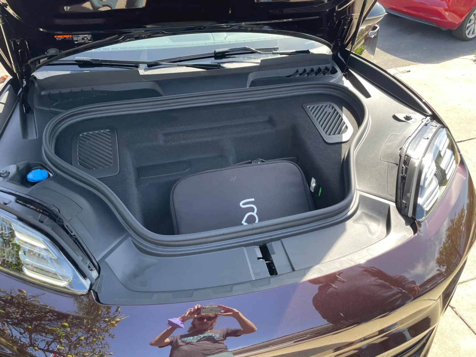 Scopri se vale la pena scegliere la Porsche Macan elettrica: recensione completa