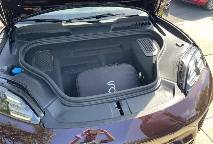 Scopri se vale la pena scegliere la Porsche Macan elettrica: recensione completa
