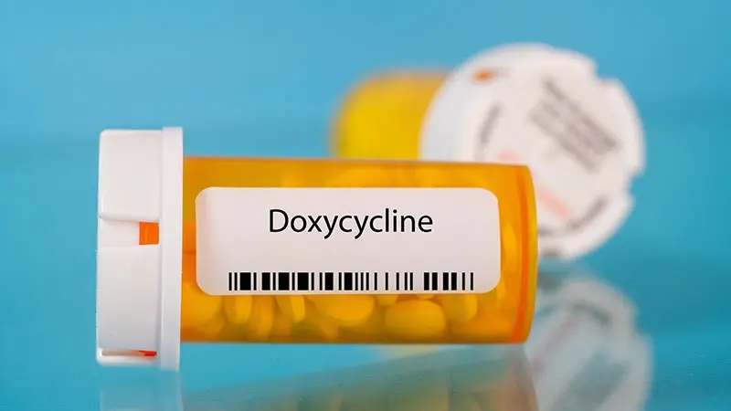 Doxiciclina a bassa dose contro l’alopecia cicatriziale: ecco come agisce