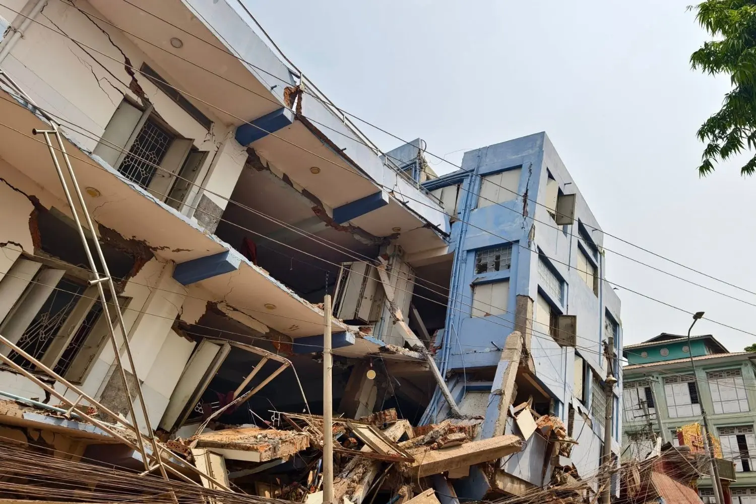 Terremoto in Myanmar: oltre 100.000 vittime e crisi devastante