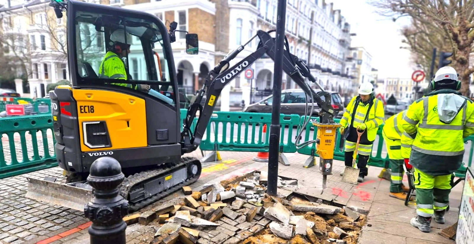 Londra lancia il pilota per ricaricare le macchine edili elettriche!