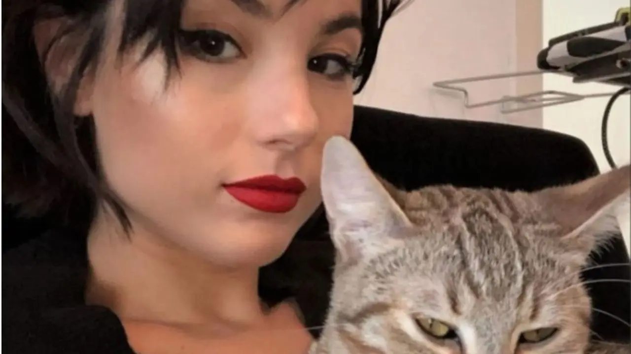 Giorgia Soleri distrutta dal dolore: il suo gatto ha bisogno di aiuto