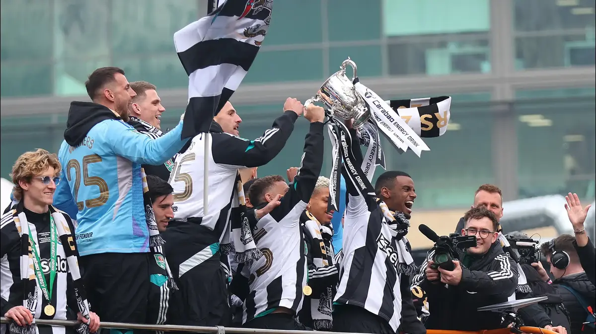 Newcastle in festa: 150mila cuori battono dopo 70 anni di siccità!